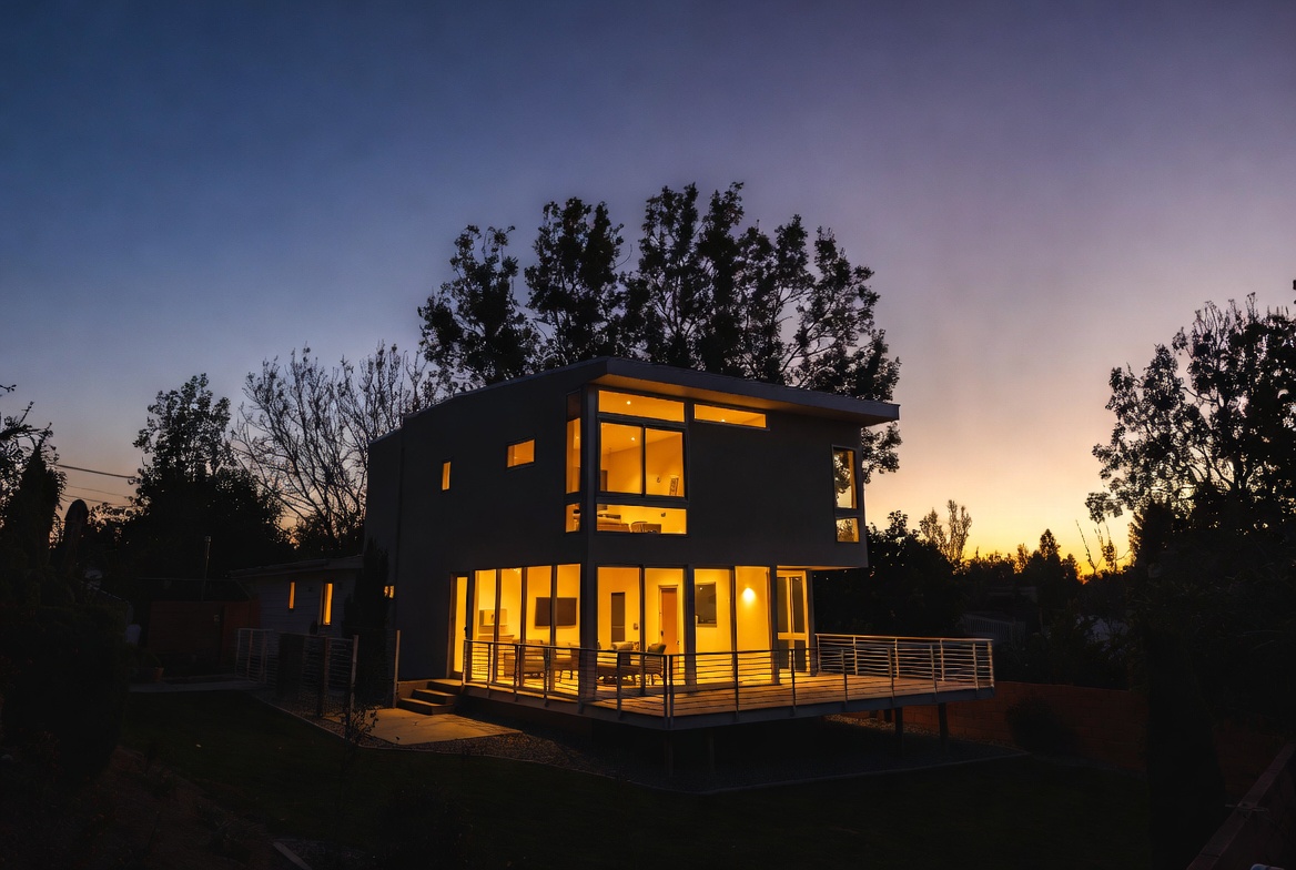 Golden-hour backyard ADU in East Sacramento